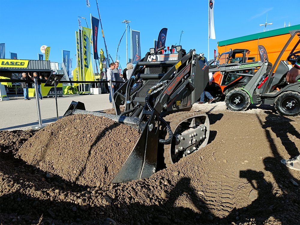 WorkyQuad WX15 RC con benna Bauma 2022 - minipala radiocomandata