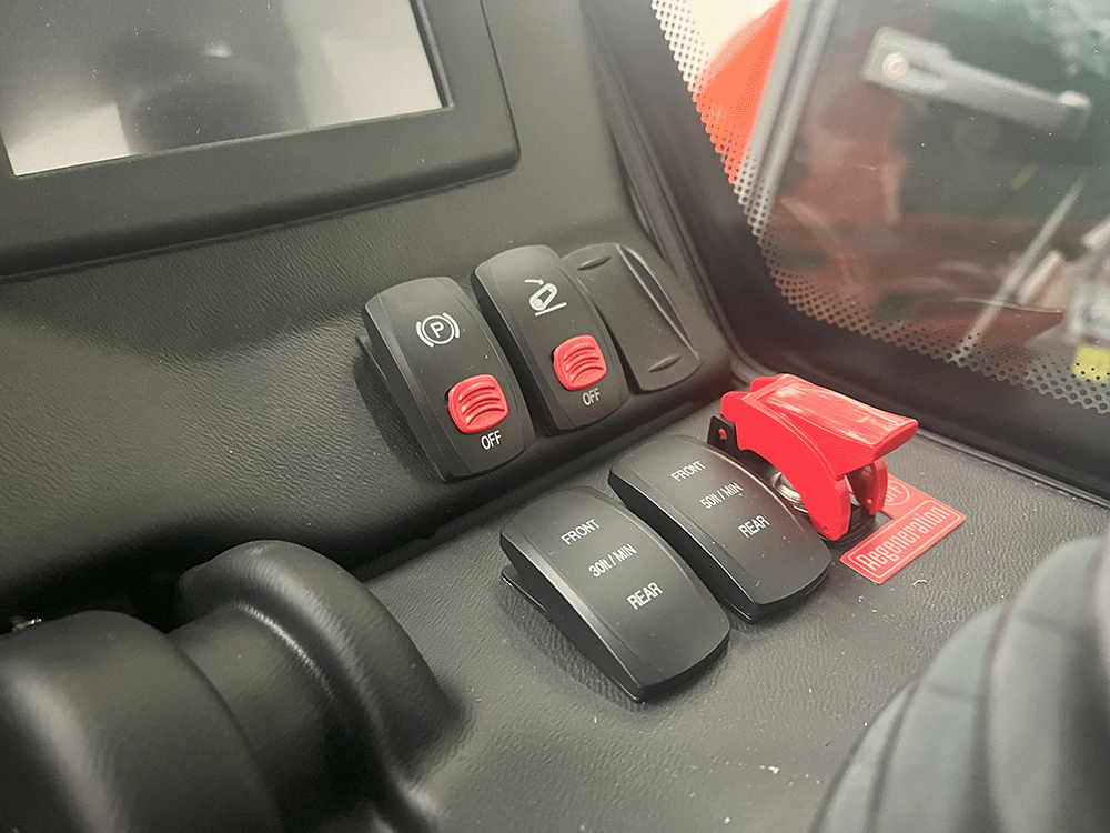 Dettagli pulsanti castloaders Maxo 57HP