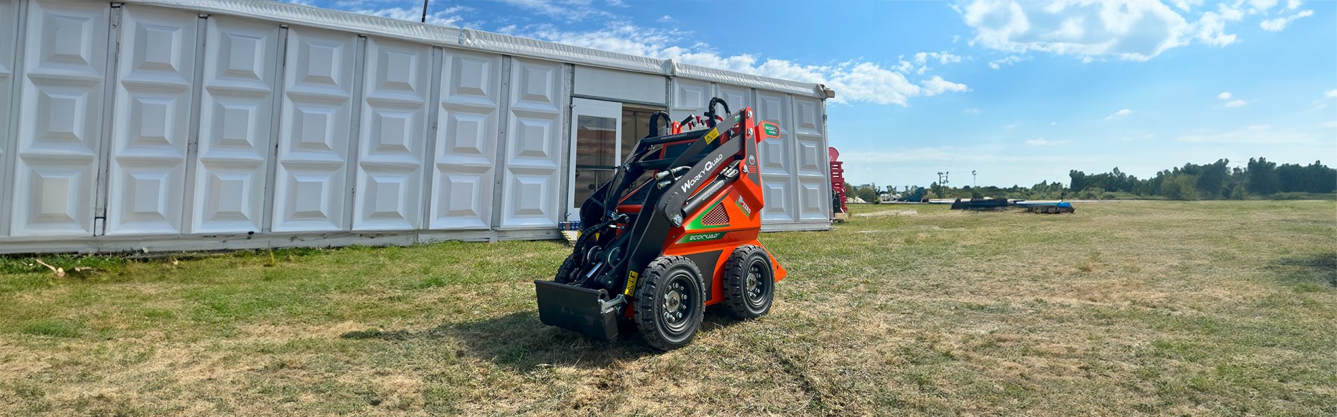 Copertina WorkyQuad SSQ ECO - Minipala elettrica skid steer