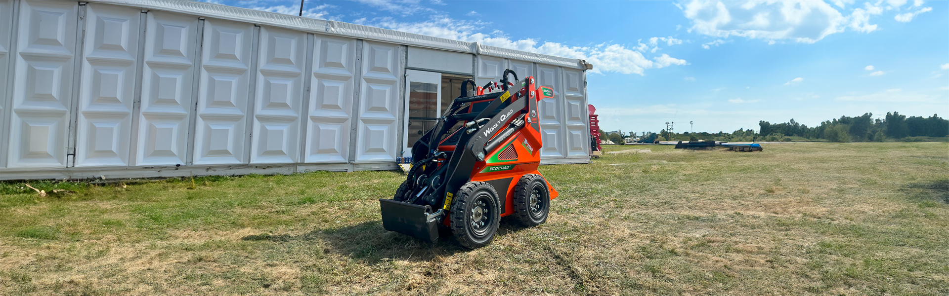 Copertina WorkyQuad SSQ ECO - Minipala elettrica skid steer